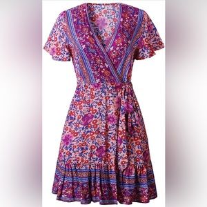 NWT Zesica Floral Mini V-Neck Wrap Dress
